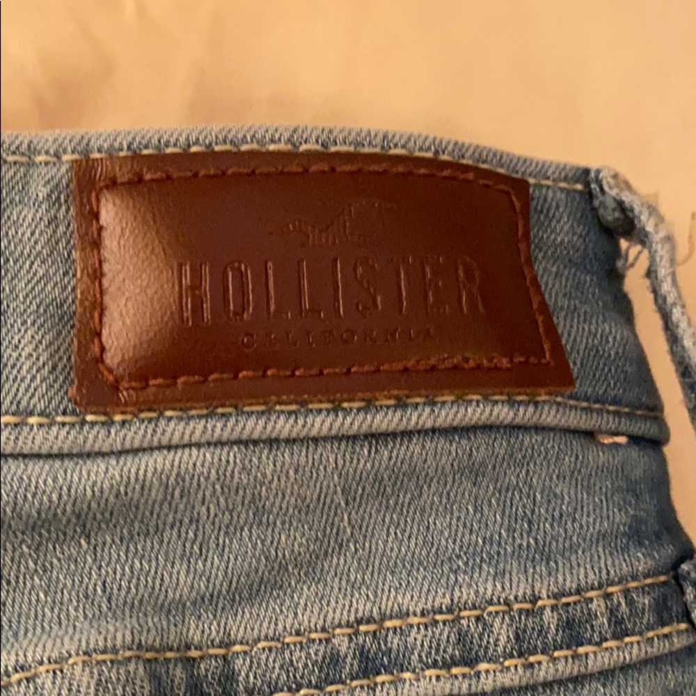 Hollister distressed light/medium wash